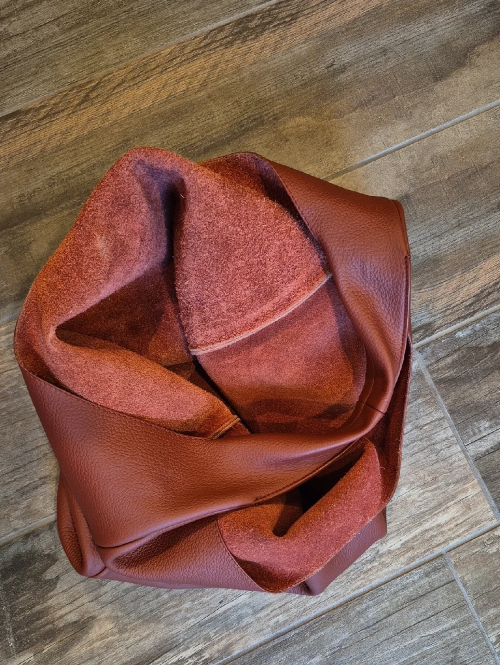 A.P.C. Le Neige Genuine Leather Unlined Hobo Shoulder Bag - Picture 11 of 16